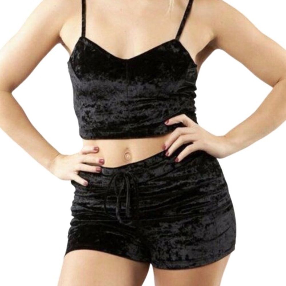 Buff Bunny Collection Women’s Black Ice Velvet Padded Cropped Camisole